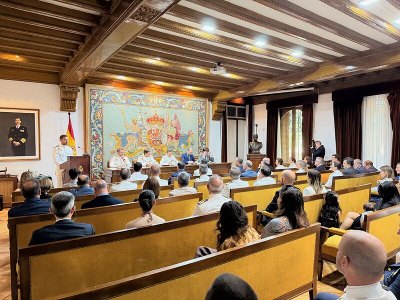 RFE en la clausura de los Másteres de la Armada y la Universidad Complutense